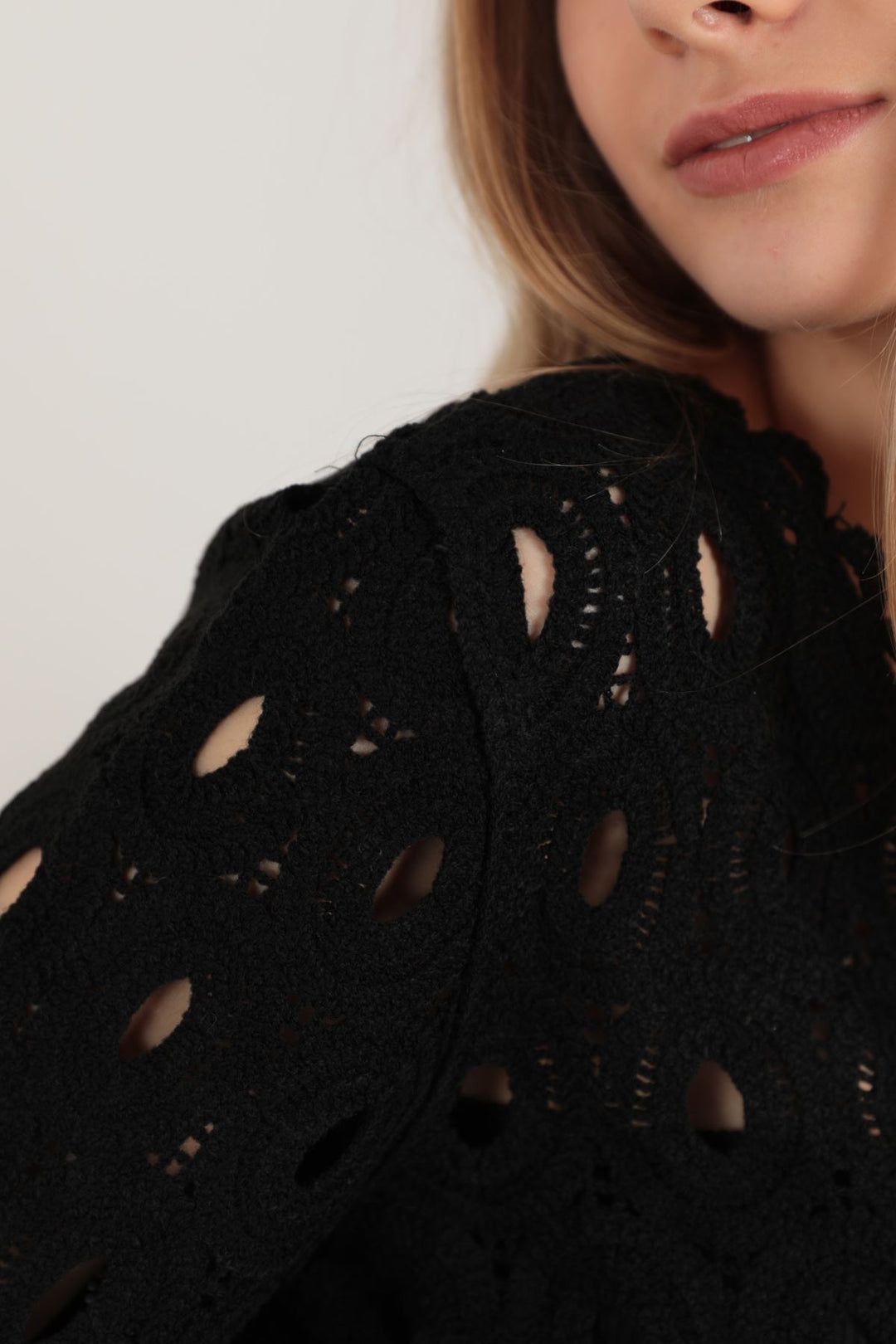 KKT Embroidered Lace Fabric Three Quarter Sleeve Unlined Women's Blouse-Black - Playas de Rosarito