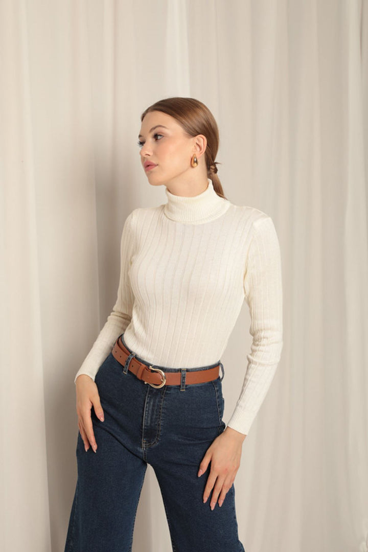 KKT Knitwear Fabric Turtleneck Women's Ecru Blouse - San Francisco del Rincón