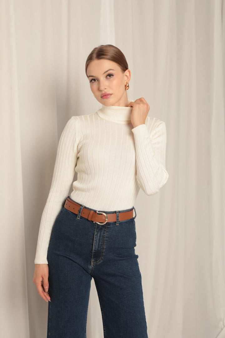 KKT Knitwear Fabric Turtleneck Women's Ecru Blouse - San Francisco del Rincón