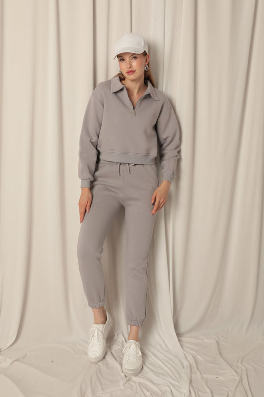 KKT Three Thread Fabric Zippered Hooded Short Women's Gray Sweat - Snizhne