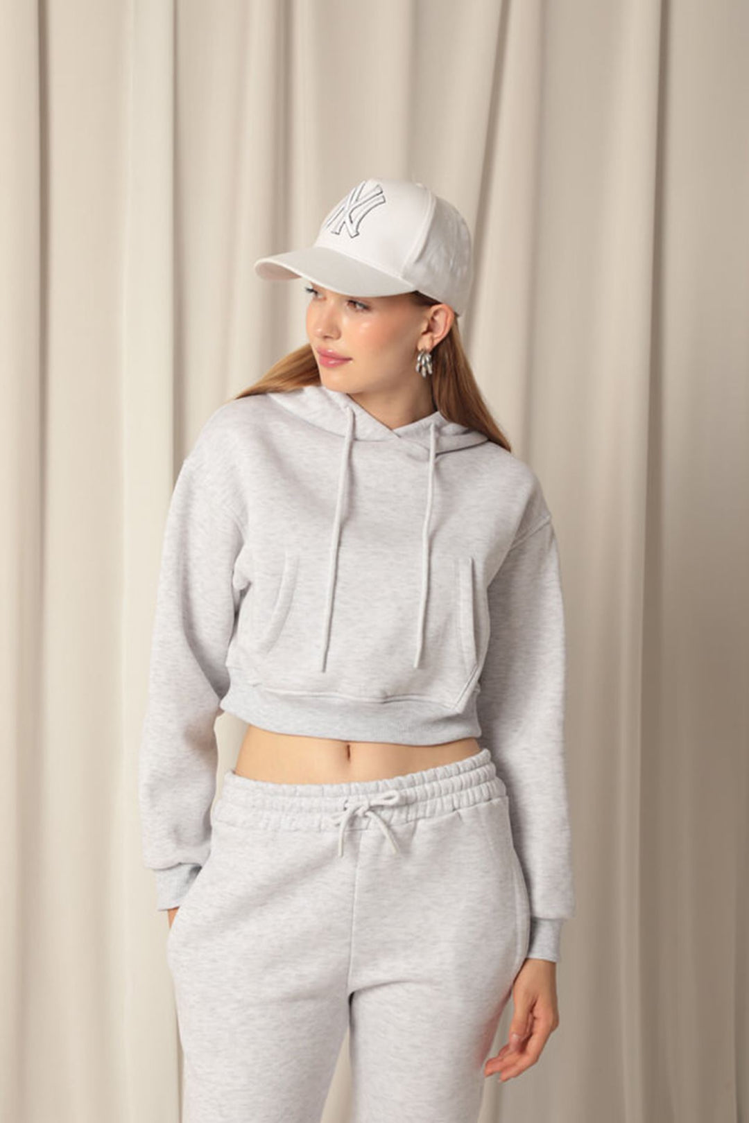 KKT Three Thread Fabric Hooded Short Women's Gray Sweat - Valle de Bravo