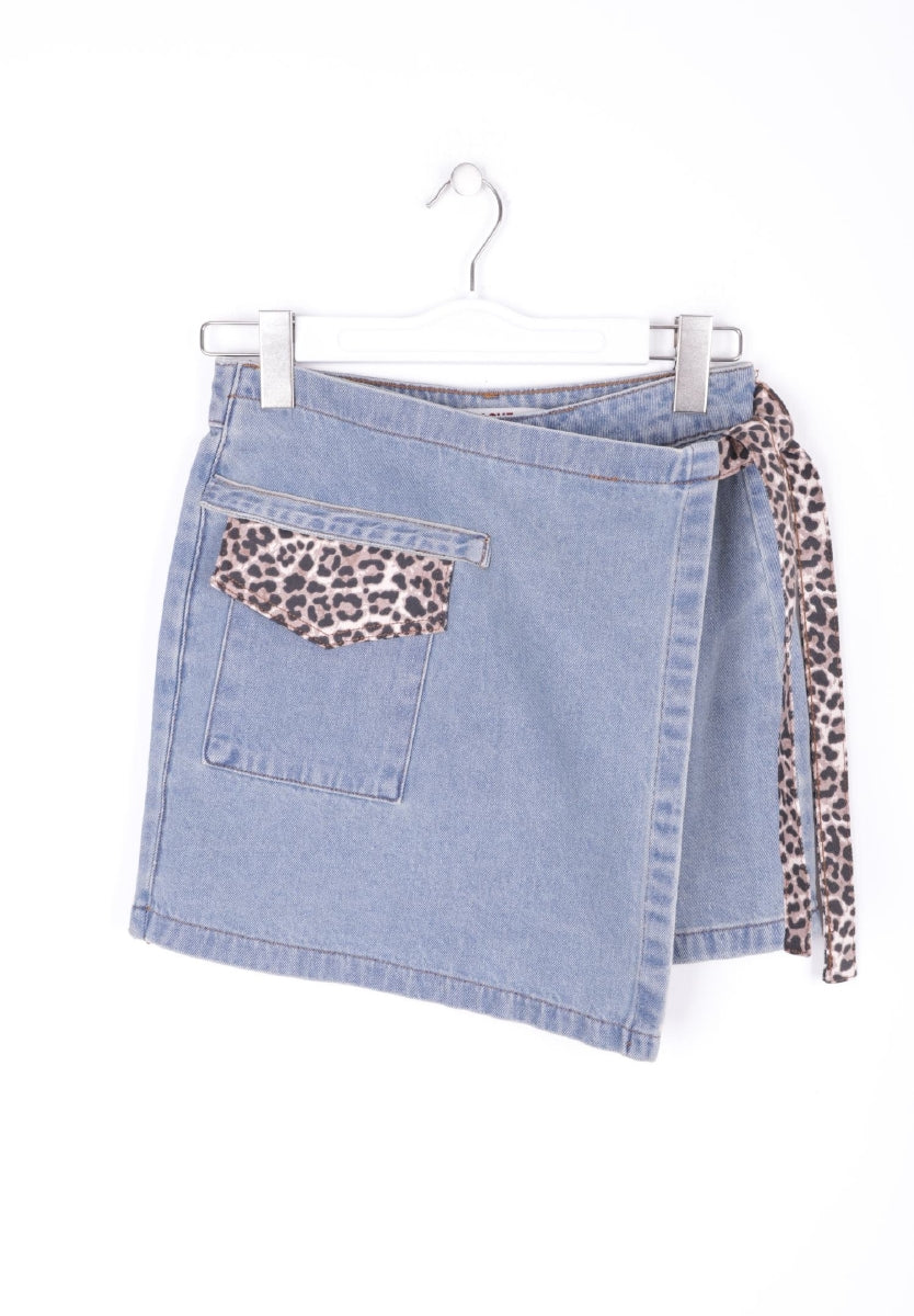 XLJ Square Pocket and Tie Detailed Short Denim Skirt - Lecce