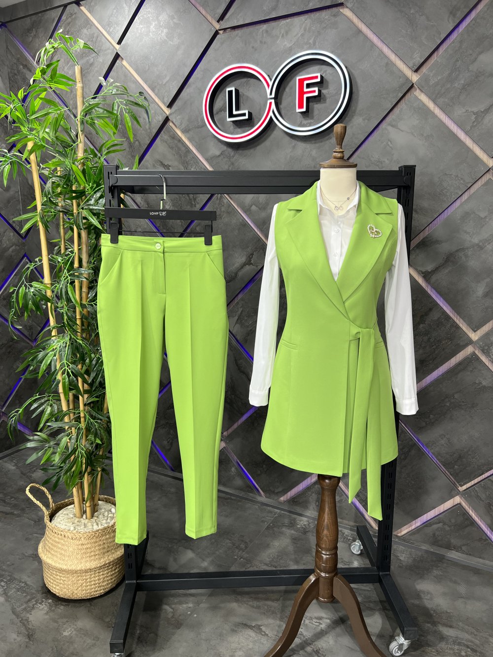 NDL Women Women's Suit with Vest in Pistachio Green - Wuppertal