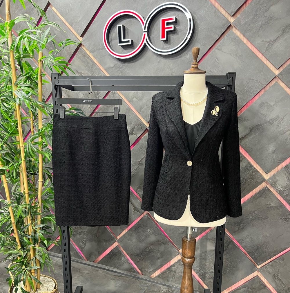 NDL Women Black Women's Suit with Brooch Knit Fabric Skirt - Autlán de Navarro