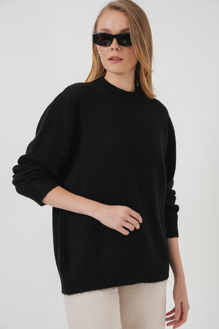 BGD Women Oversized Plain Black Sweater - Cottbus