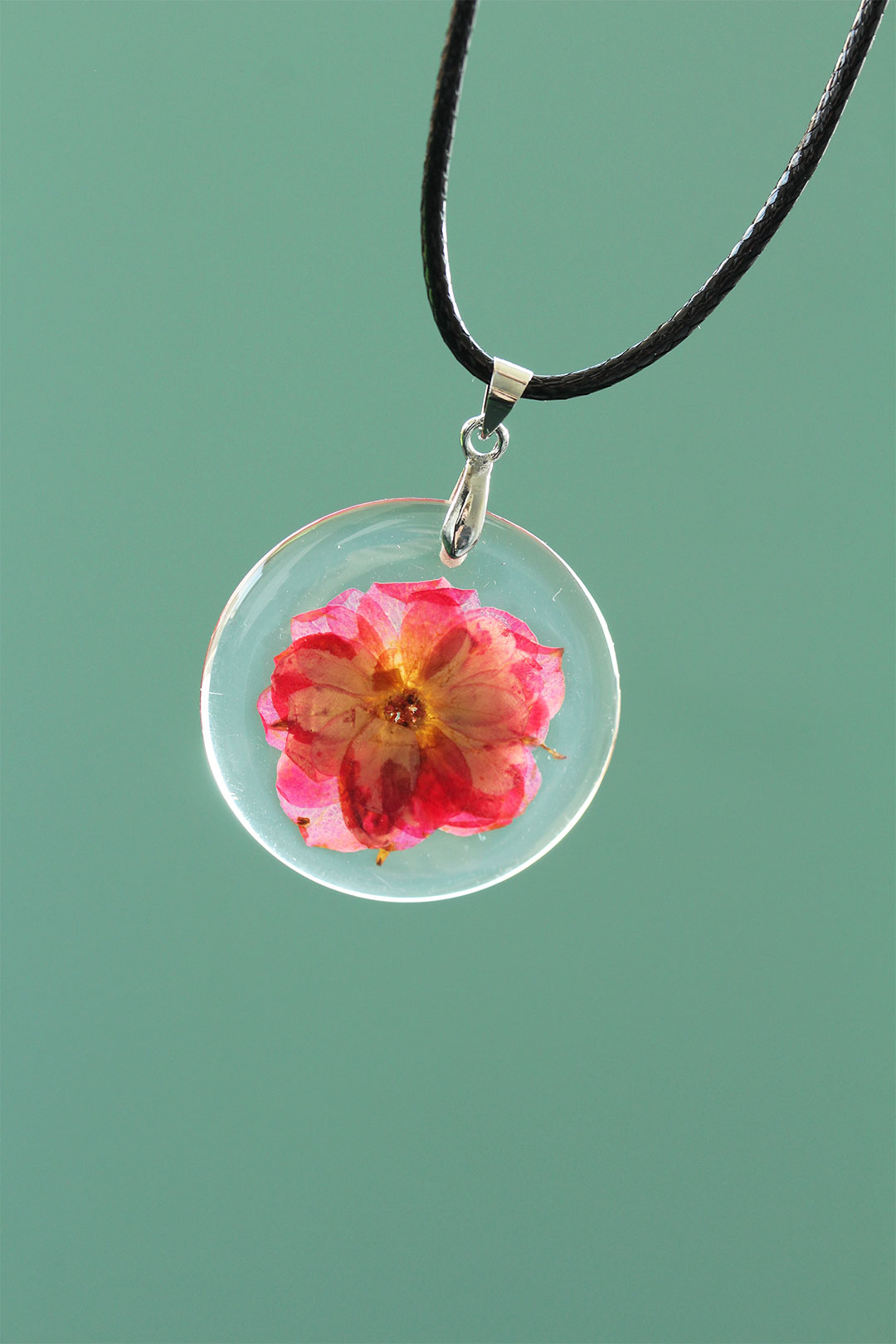 EBJ Woman Necklace with Live Flower Design - New Albany