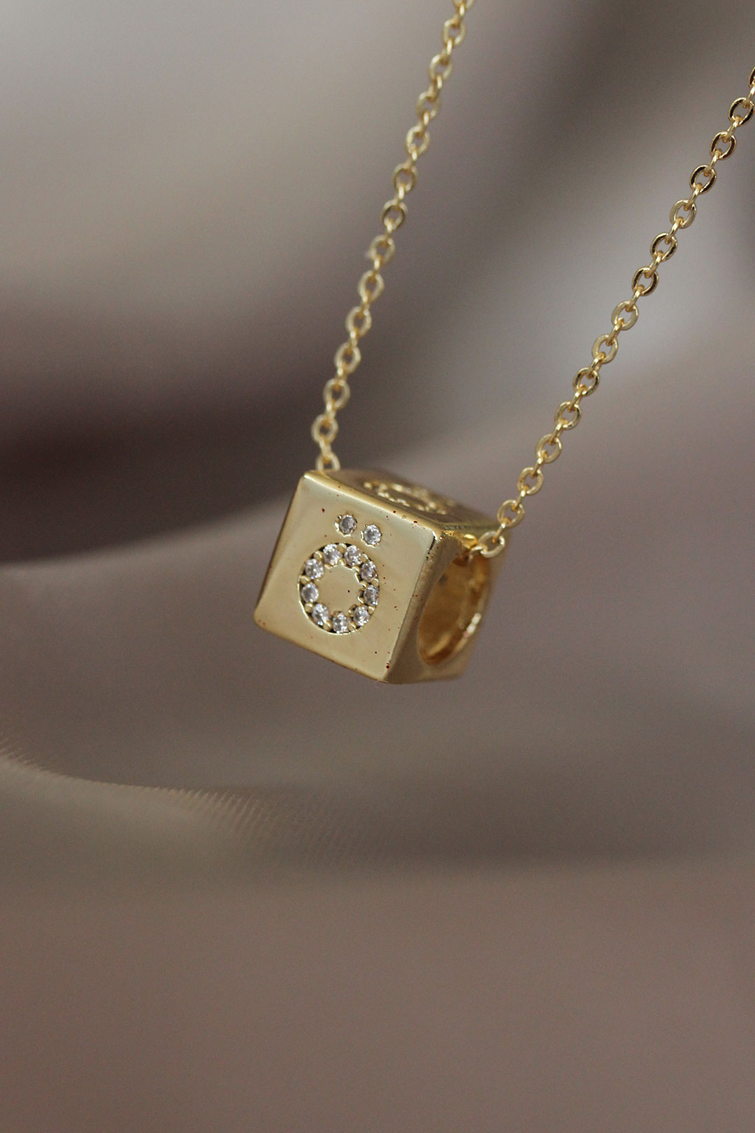 EBJ Cube Model Gold Color Zircon Stone Letter O Necklace - Glasgow