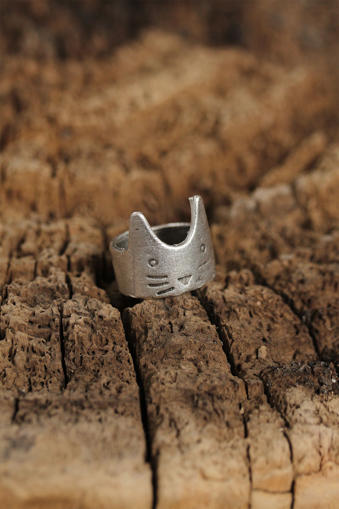 EBJ Adjustable Women's Ring with Authentic Cat Design - Nelson