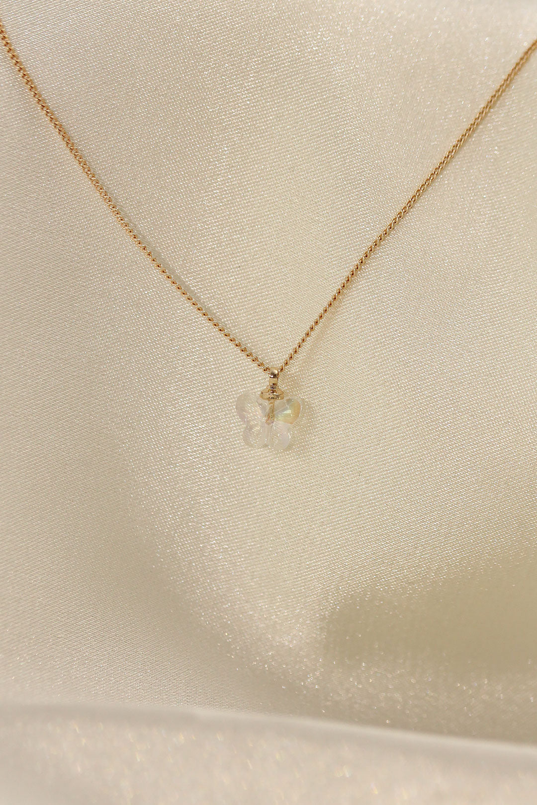 EBJ White Color Minimal Butterfly Necklace with Zircon Stone - Saint-Jean-sur-Richelieu