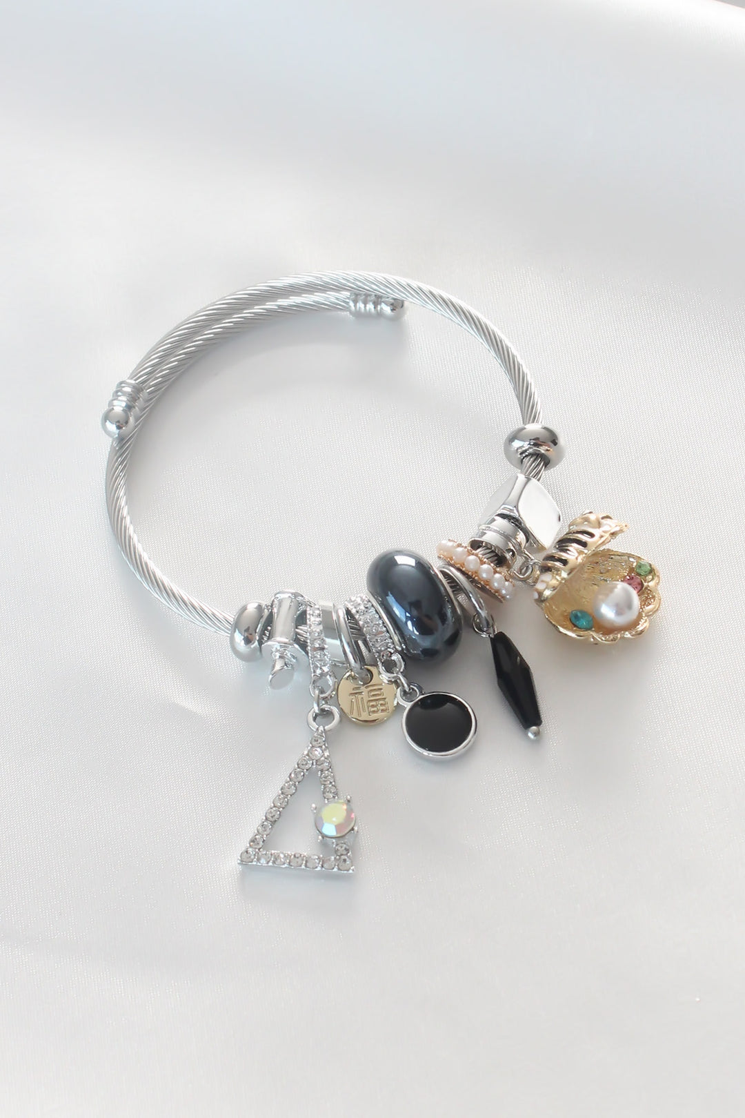 EBJ Black Color Stone Shell Figure Steel Charm Women's Bracelet - Nanaimo
