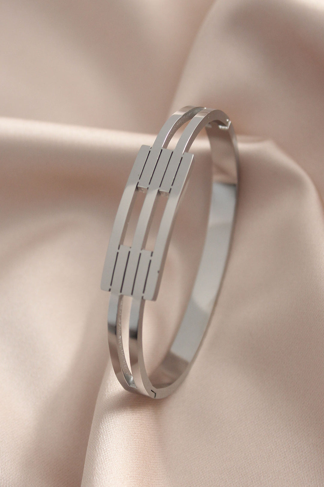 EBJ Steel Silver Color Ribbed Model Cuff Women's Bracelet - Freeport