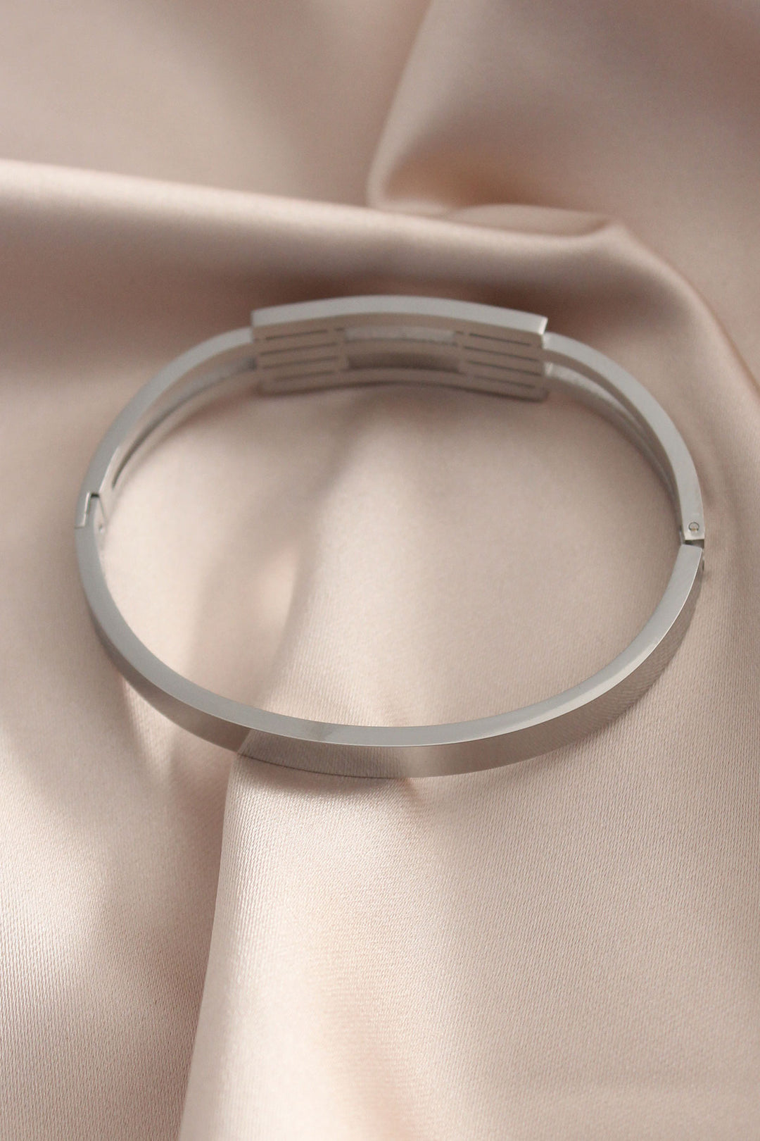 EBJ Steel Silver Color Ribbed Model Cuff Women's Bracelet - Freeport