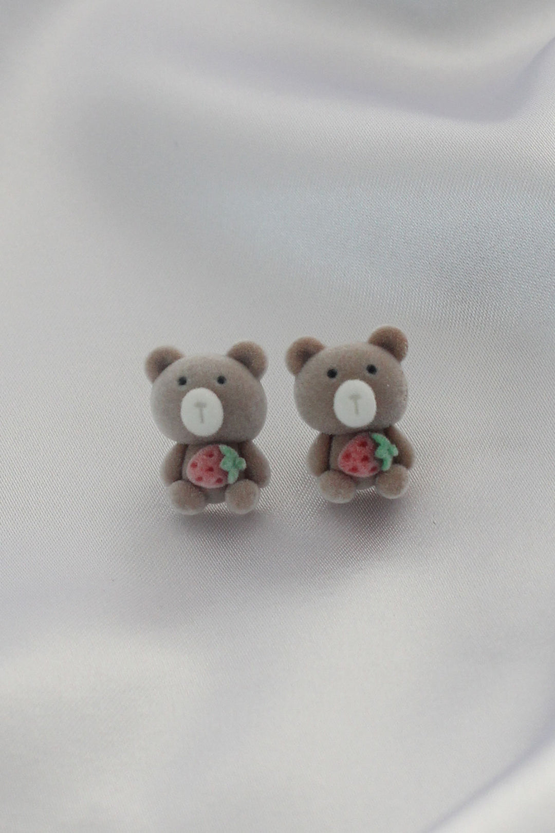 EBJ Brown Teddy Bear Figurine Strawberry Detail Women's Earrings - Pesquería