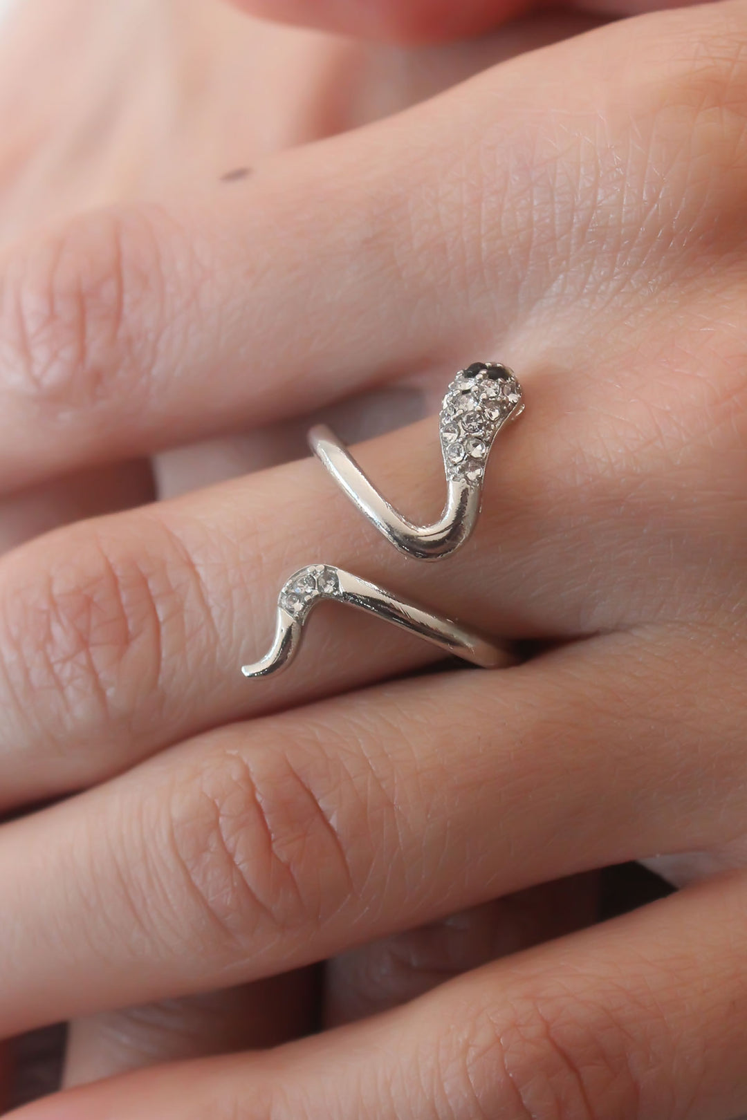 EBJ Silver Color Snake Figure with Zircon Stone Detail Women's Ring - Pinto