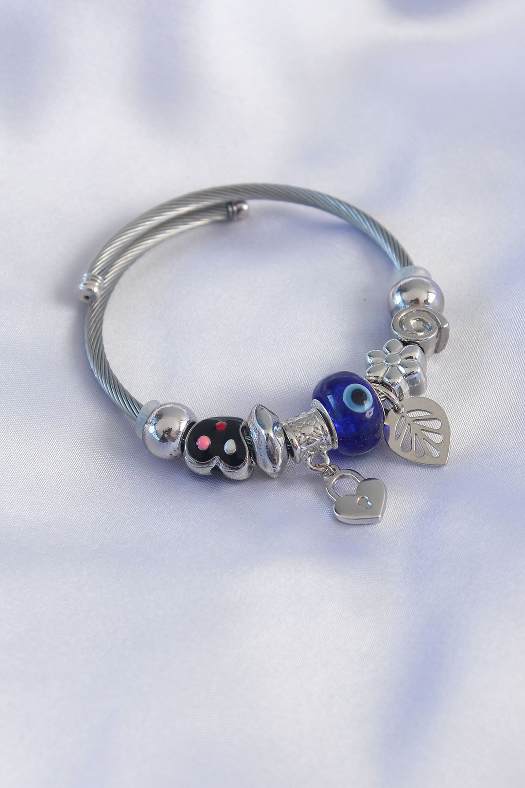 EBJ Silver Evil Eye Figure Heart Detail Zircon Stone Charm Women's Bracelet - Blue Springs