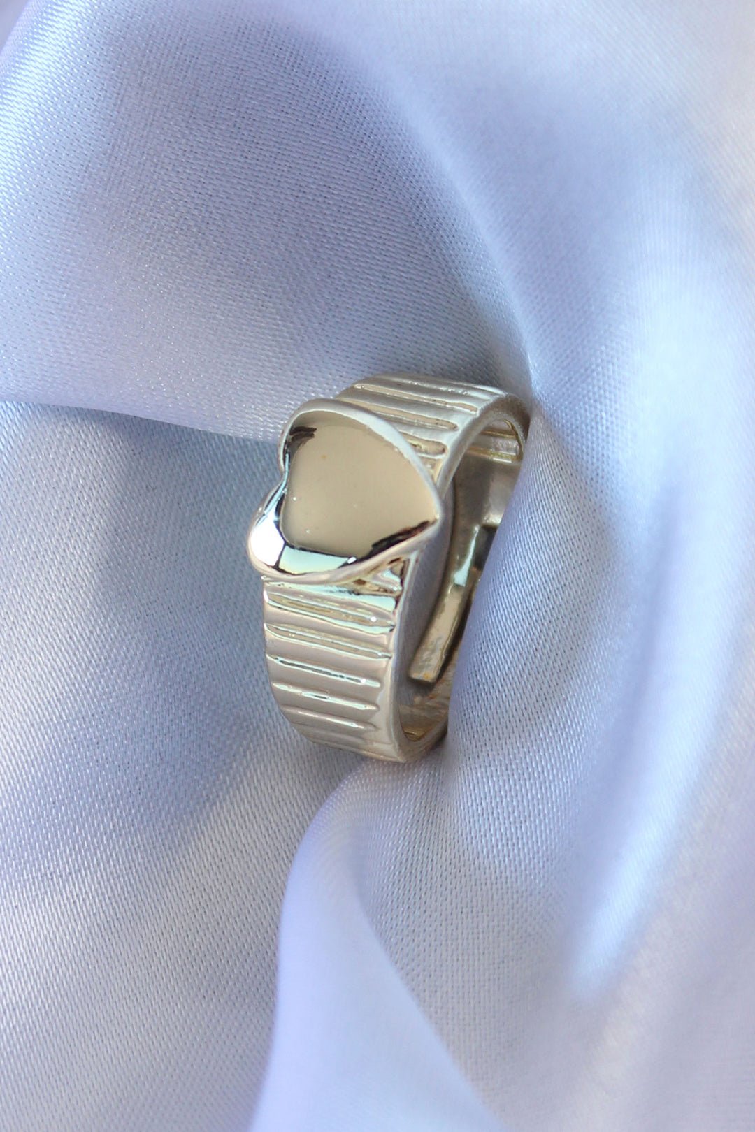 EBJ Gold Color Heart Shape Women's Ring - Beauvais