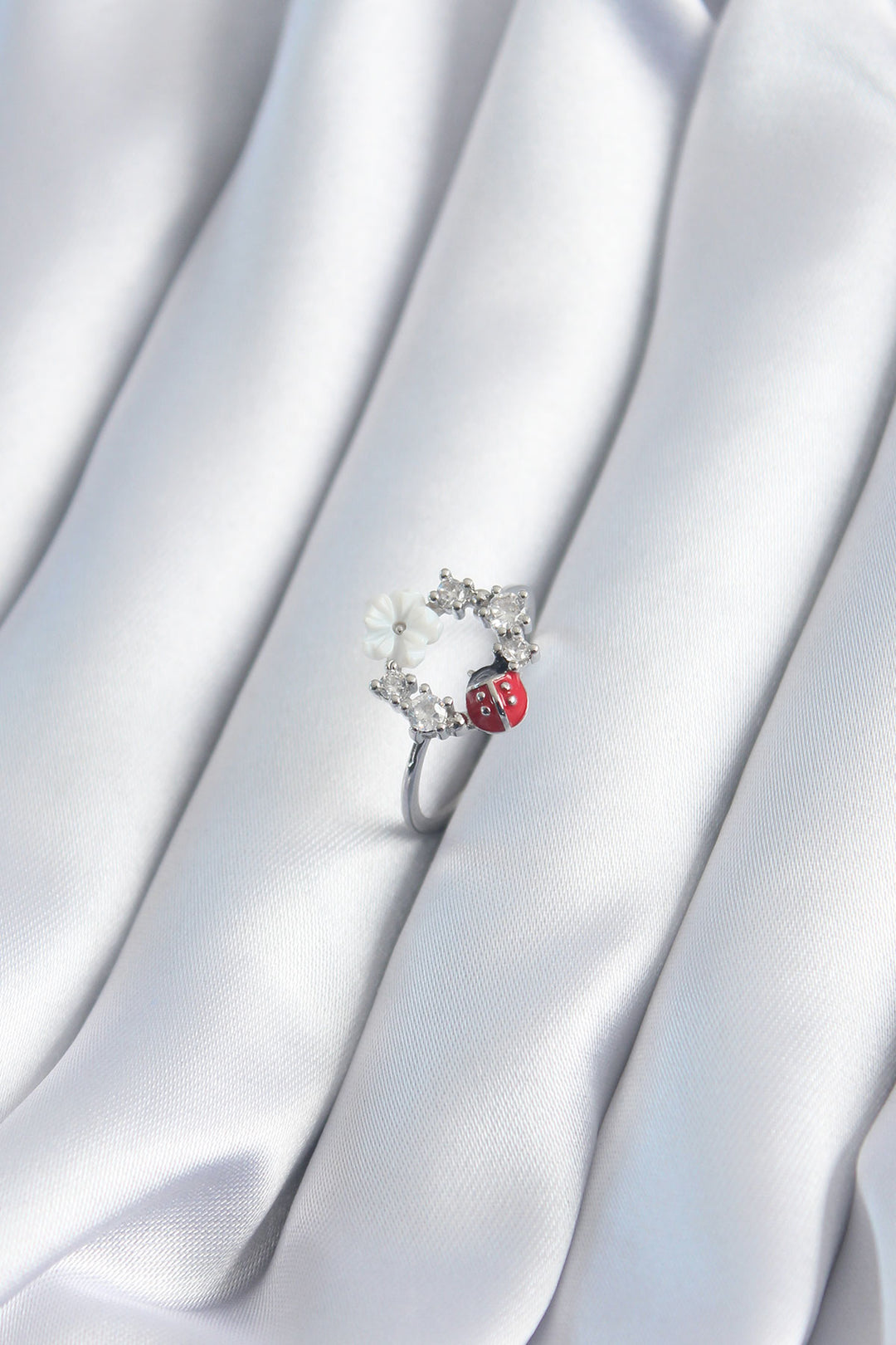 EBJ Rice Silver Color Zircon Stone Detail Flower Ladybug Model Women's Ring - Évreux