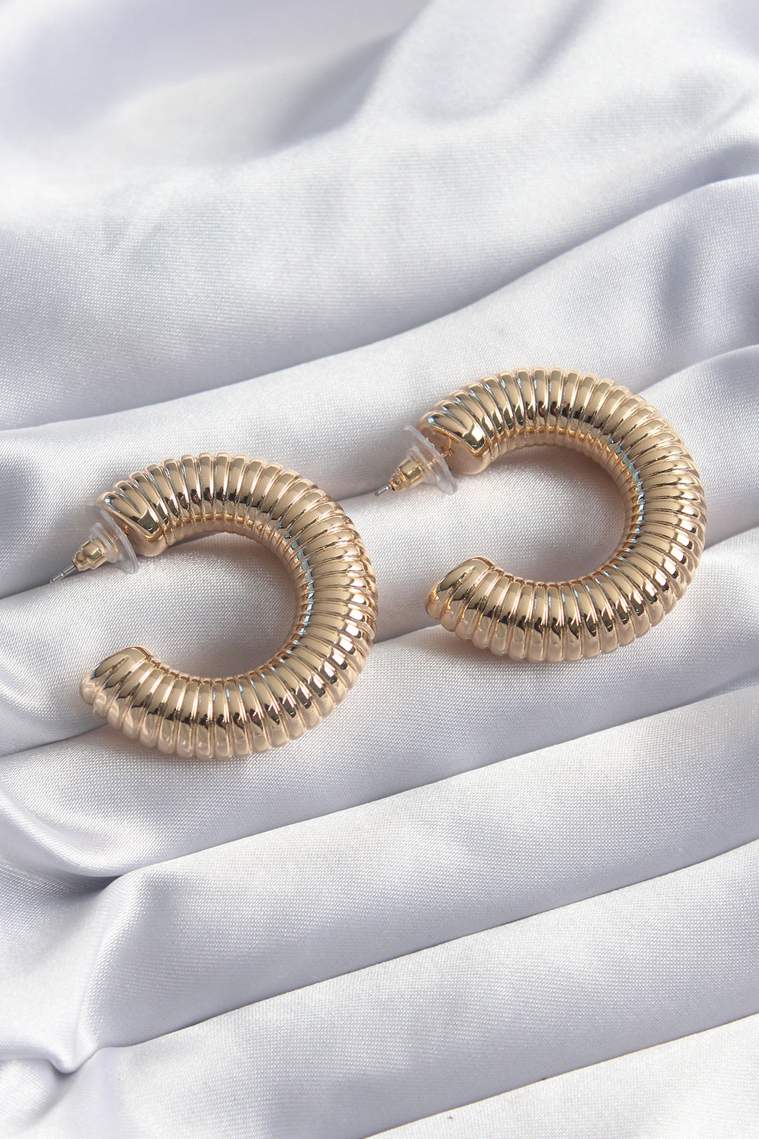 EBJ Rice Gold Color Processing Detail Ring Model Women's Earring - Cananea