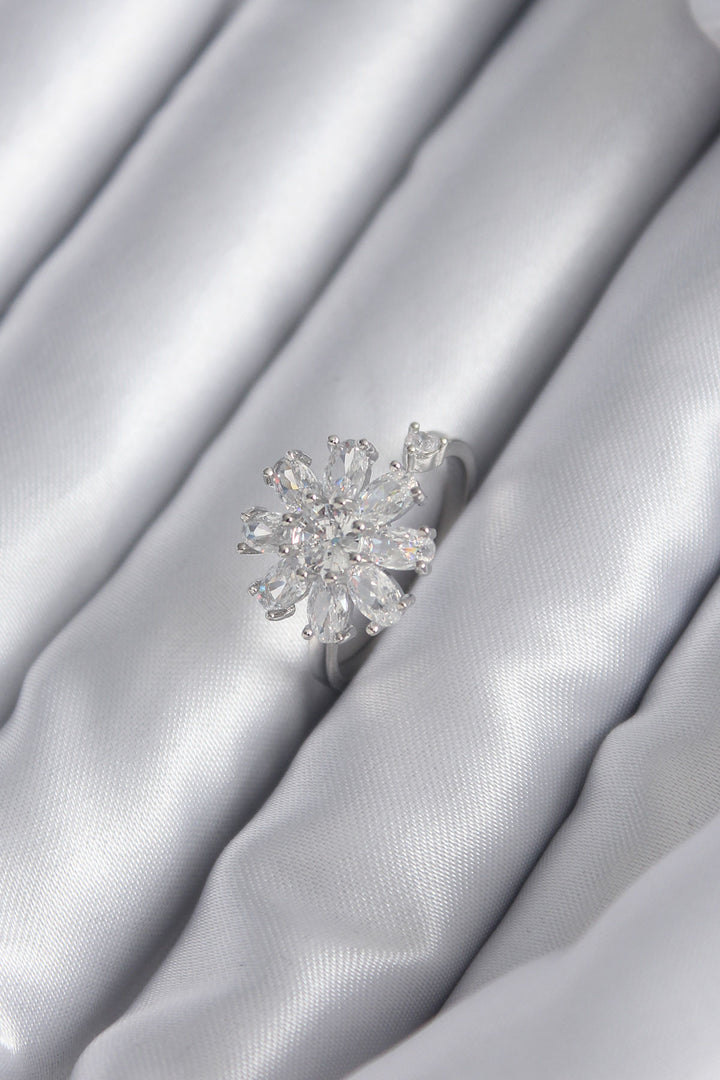 EBJ Rice Silver Color Zircon Stone Daisy Model Women's Ring - Dzhankoi