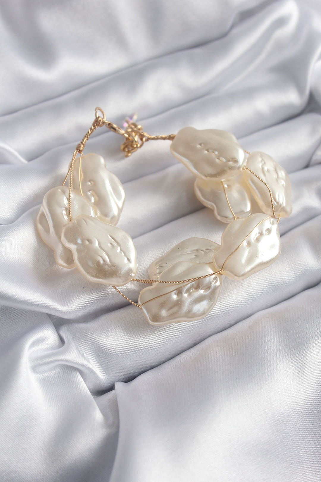 EBJ Gold Color Multi Pearl Model Women's Bracelet - Jerez de García Salinas