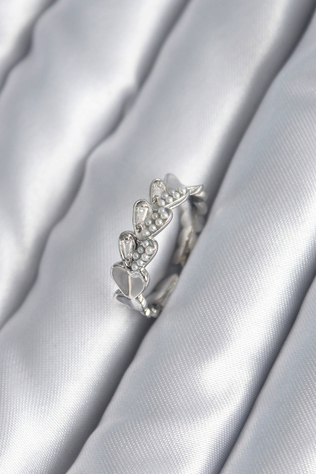EBJ Rice Silver Color Heart Pattern Pearl Detail Women's Ring - Cedar Park