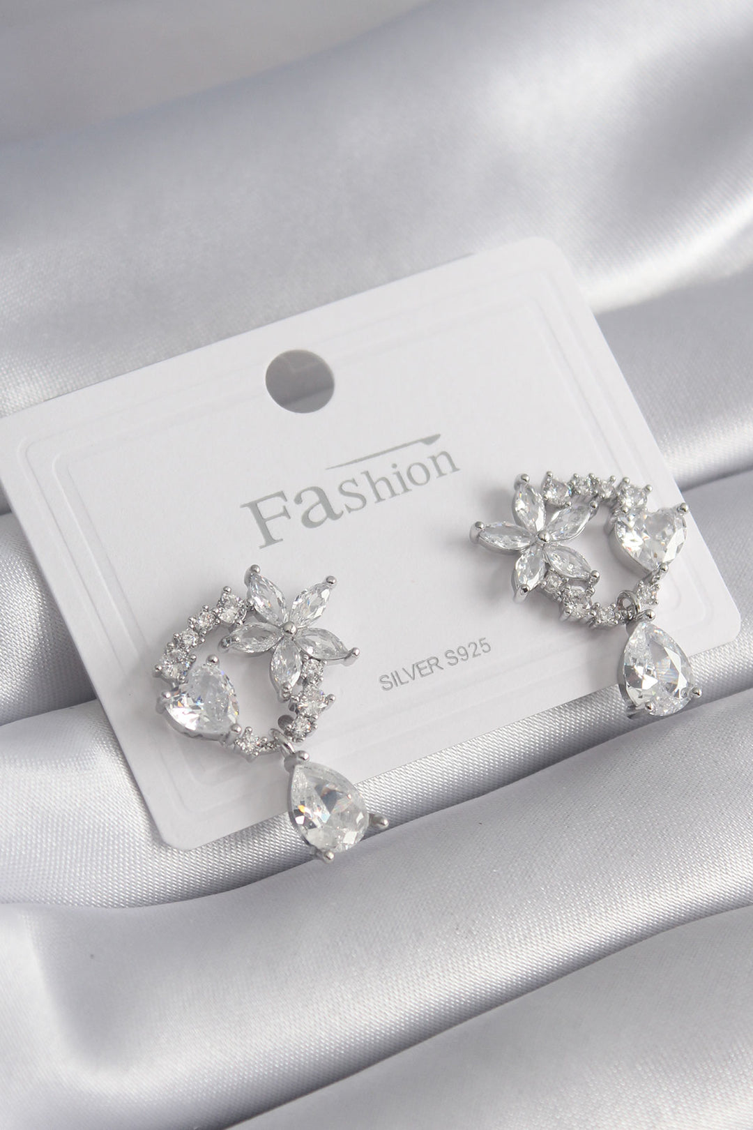 EBJ Rice Silver Color Zircon Stone Flower Model Dangle Detail Women's Earring - Badalona