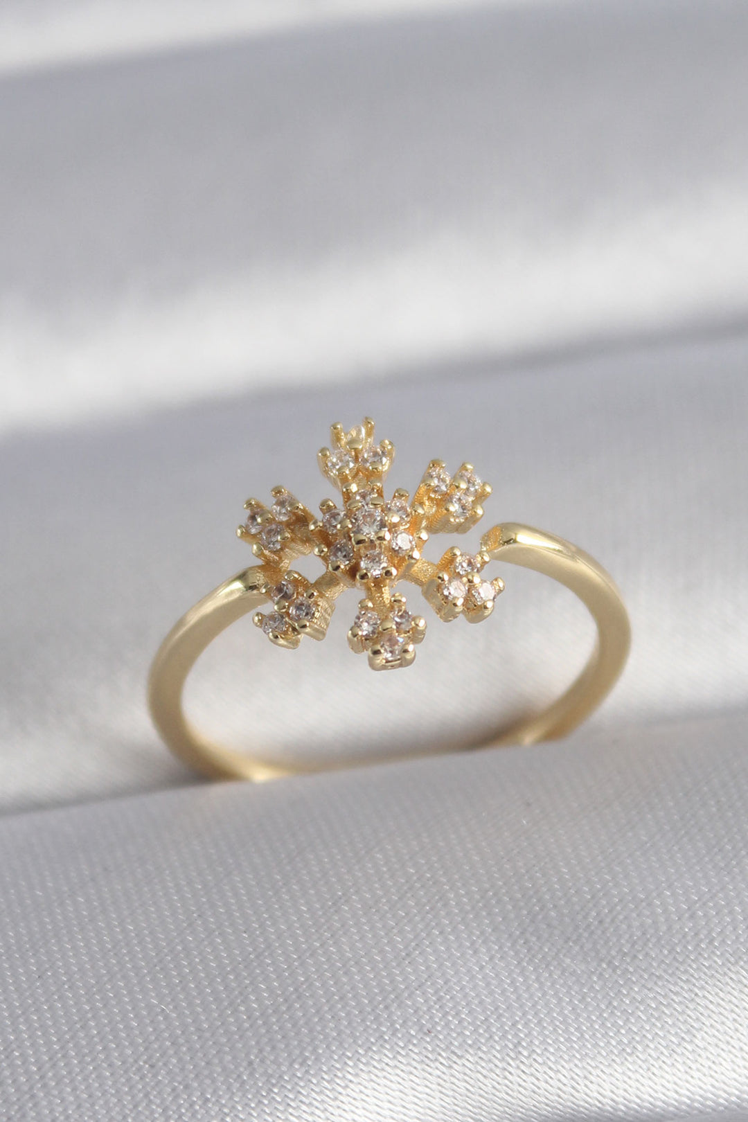 EBJ Rice Gold Color Snowflake Model Women's Ring with Zircon Stone - Ocoyoacac