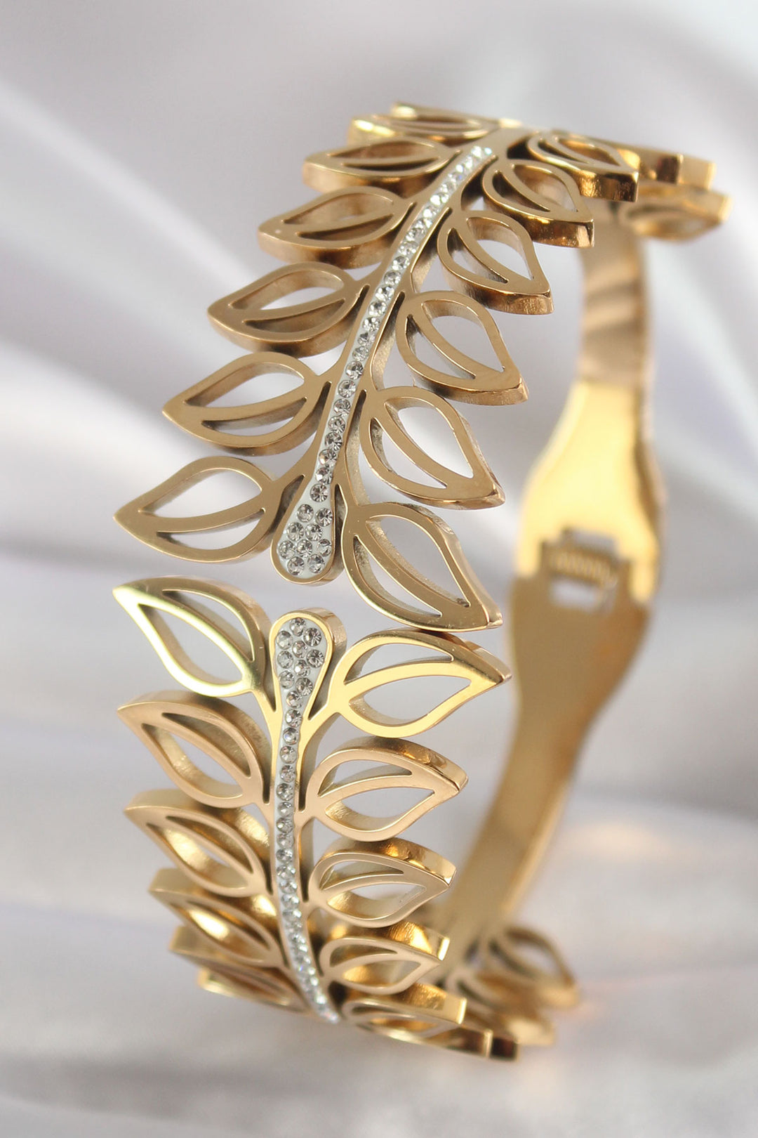 EBJ 316L Steel Gold Color Zircon Stone Detailed Leaf Model Women's Cuff - Tomatlán