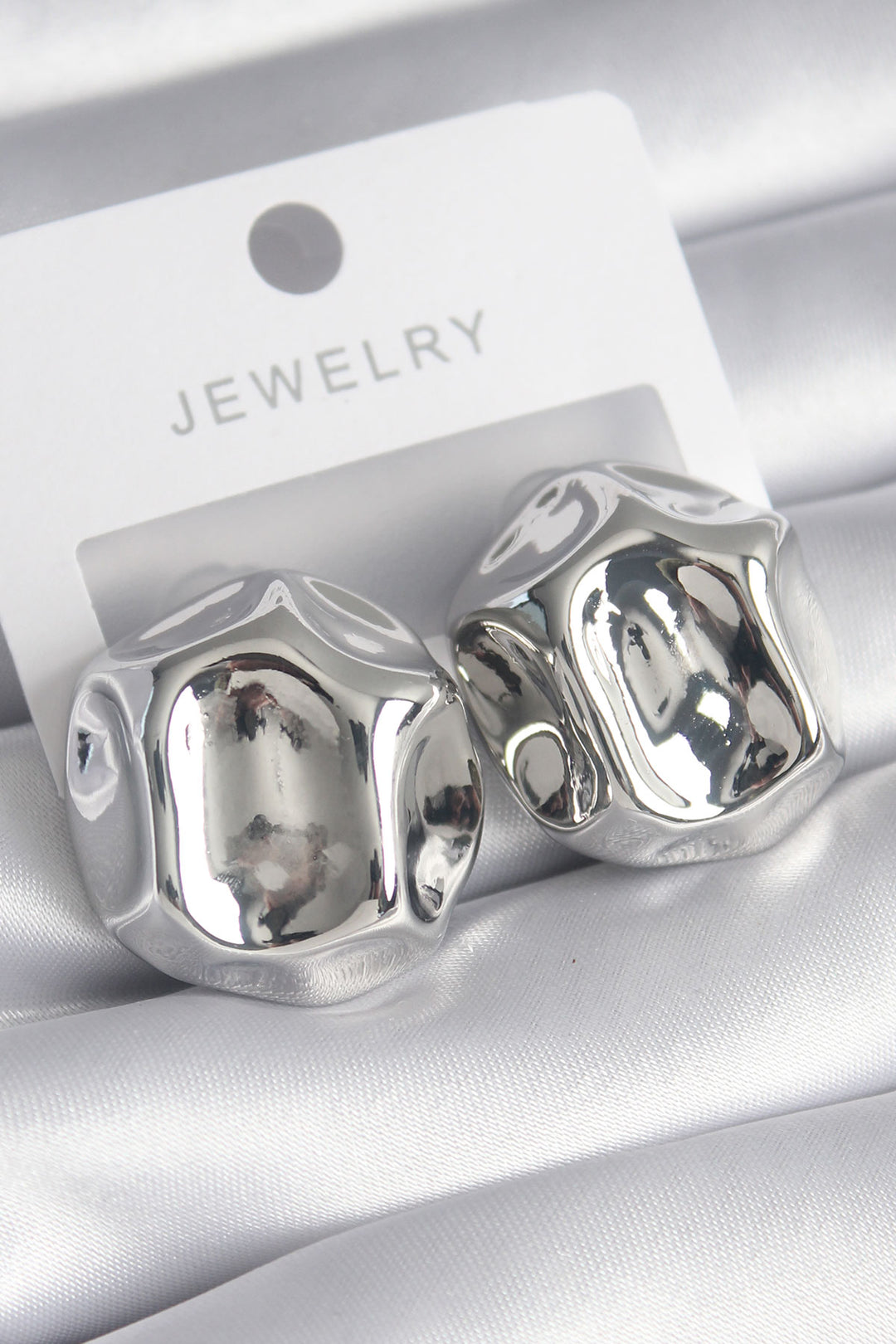 EBJ Rice Silver Color Embroidered Ball Model Women's Earring - Delaware