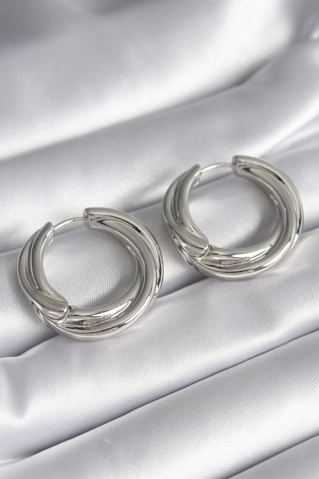 EBJ Rice Silver Color Spiral Ring Model Women's Earring - Liverpool