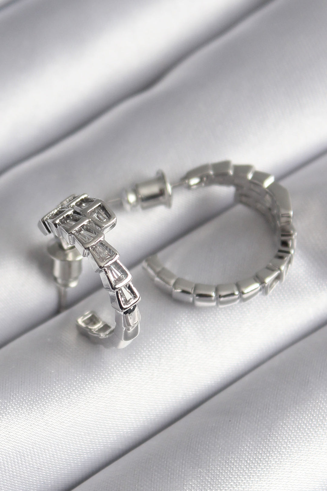 EBJ Rice Silver Color Snake Model Women's Earring with Zircon Stone - Annandale