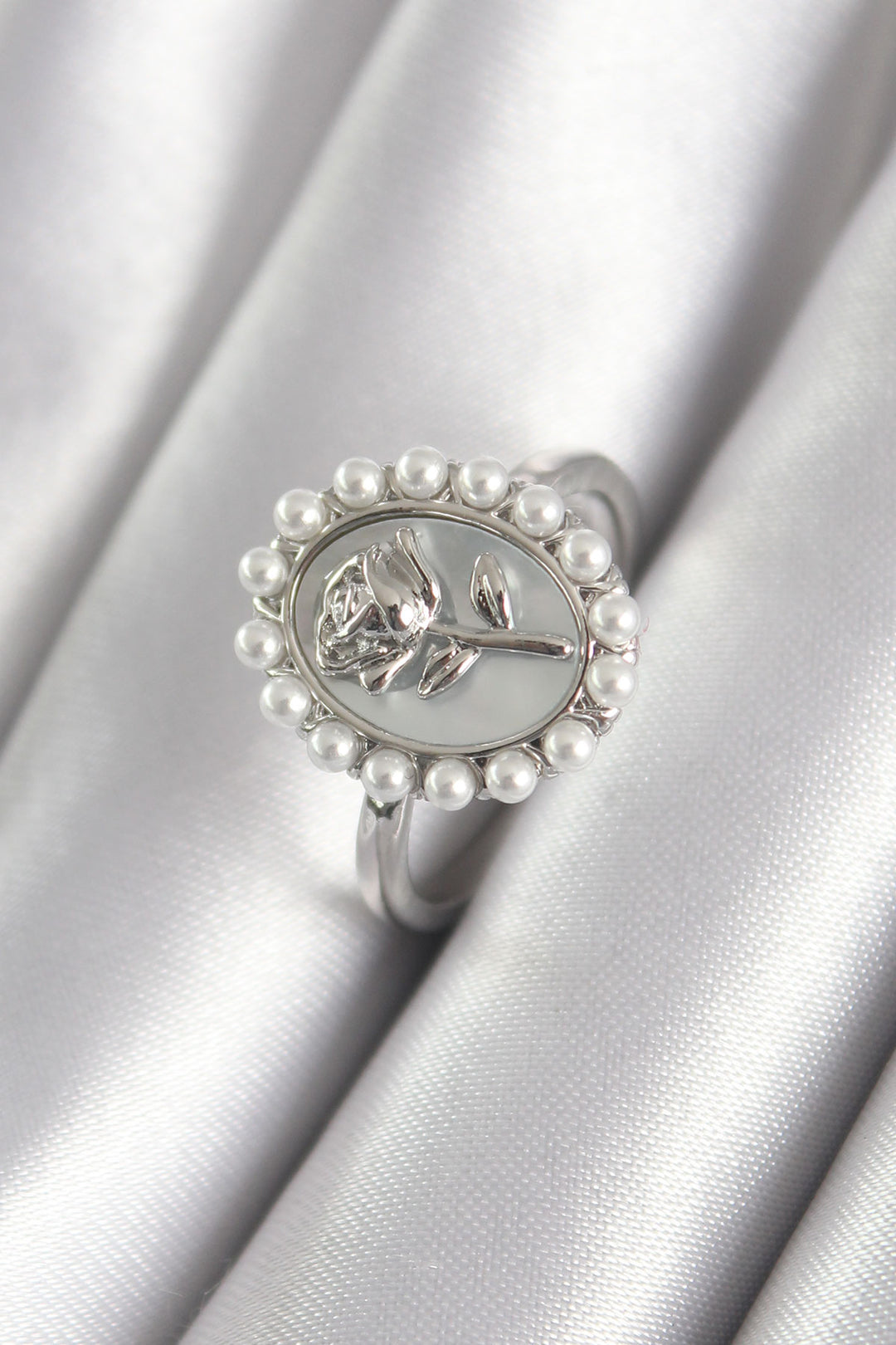 EBJ Rice Silver Color Portrait Rose Model Pearl Detail Women's Ring - Courtenay