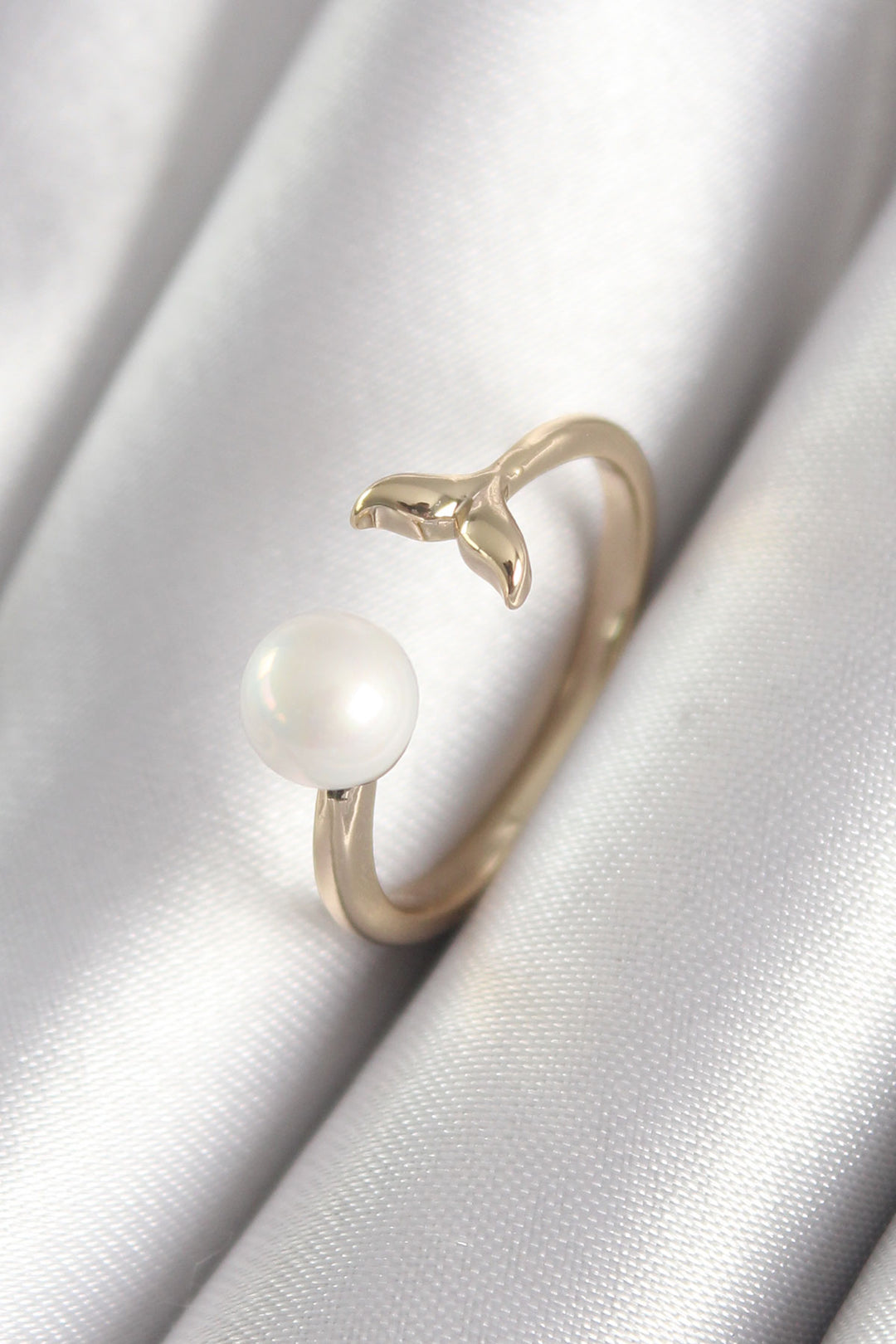 EBJ Rice Gold Color Pearl Top Figure Fish Tail Model Women's Ring - Frechen