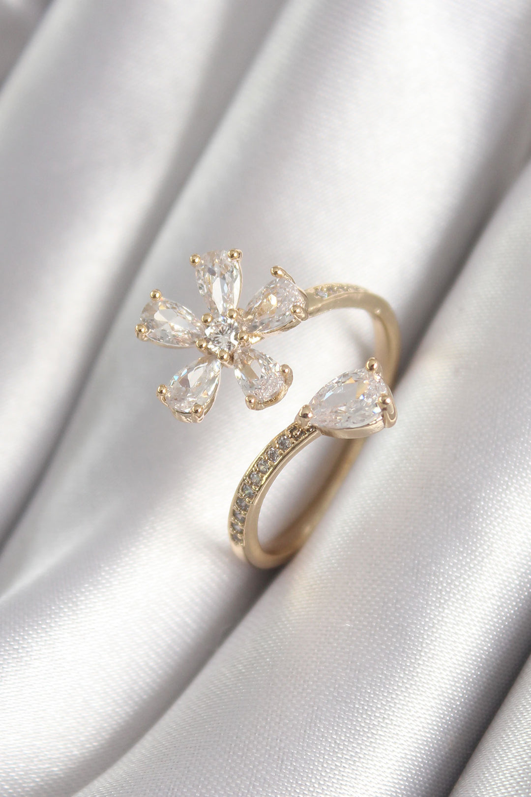 EBJ Rice Gold Color Zircon Stone Flower Model Women's Ring - San Mateo