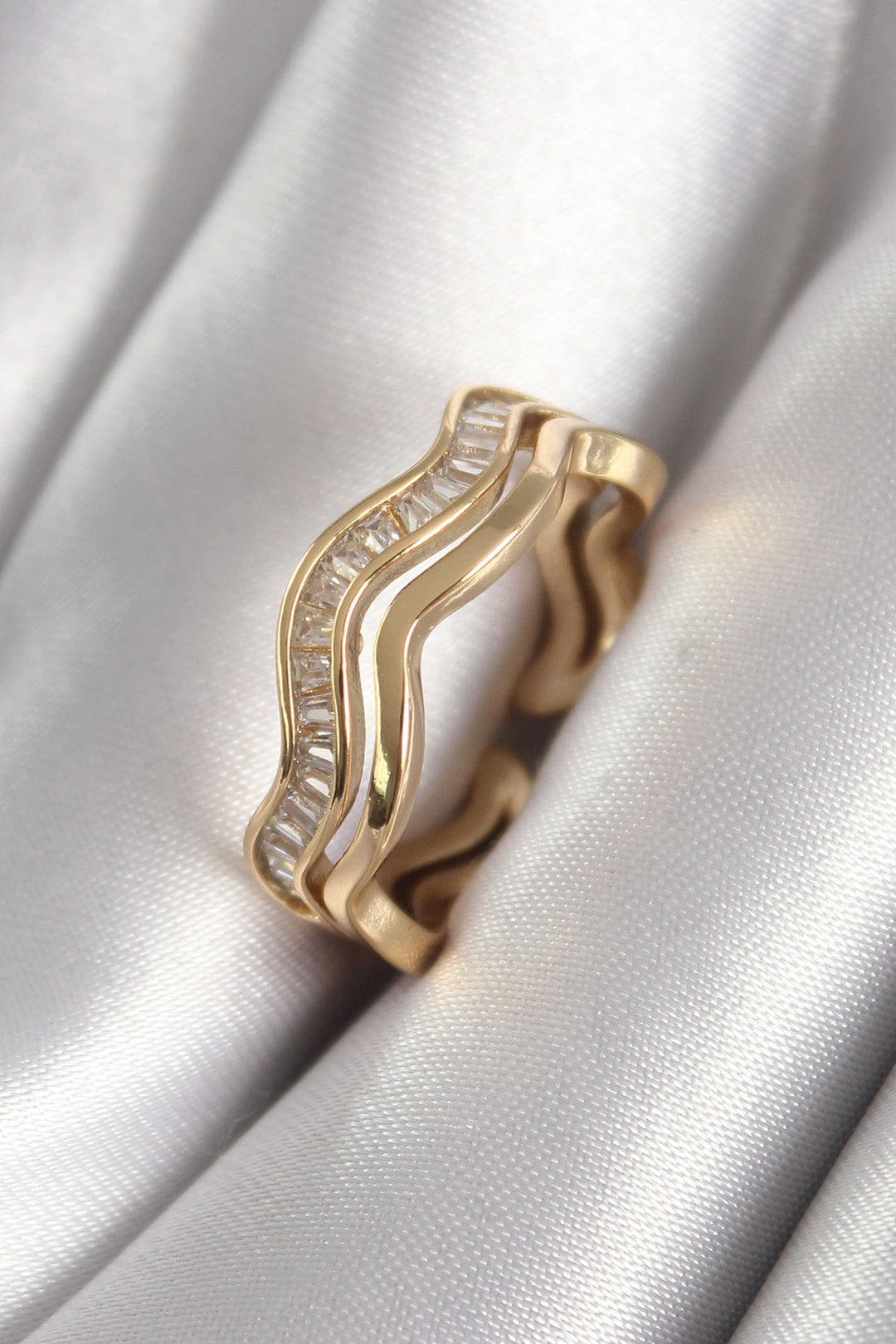 EBJ Rice Gold Color Wave Model Women's Ring with Zircon Stone - Temple City