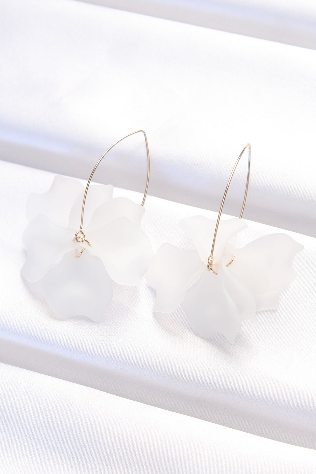 EBJ White Color Flower Earring - El Prat de Llobregat