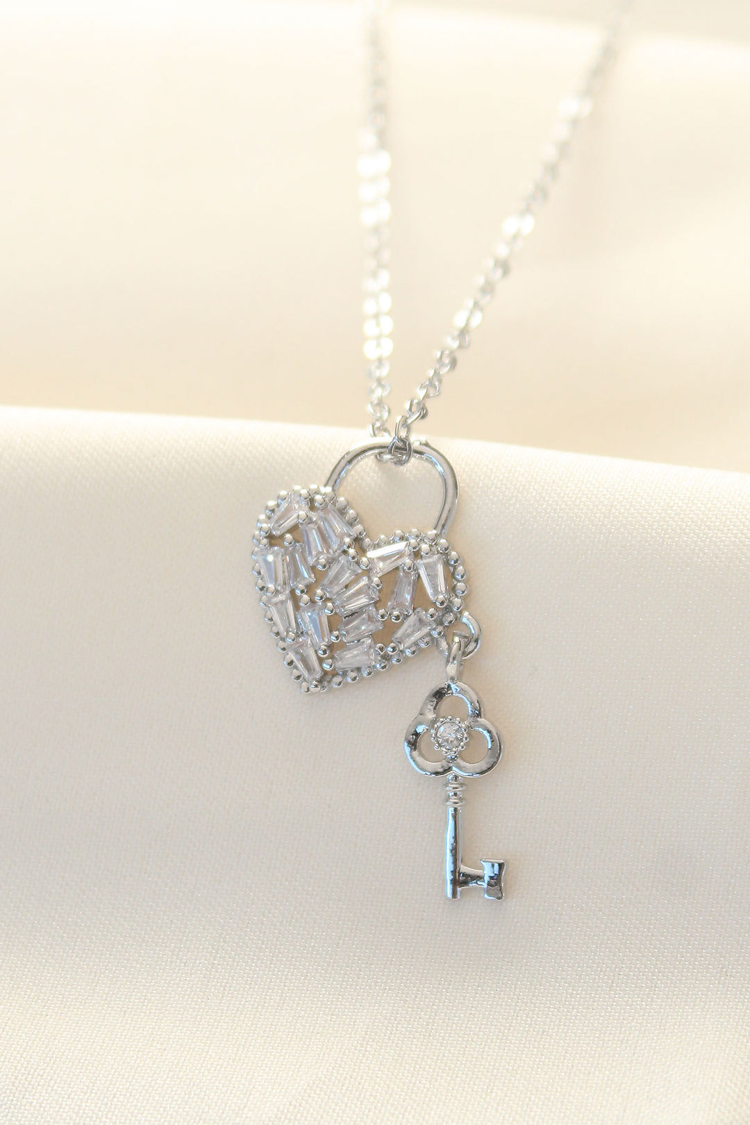 EBJ 316L Stainless Steel Chain with Zircon Stone Silver Color Heart and Key Designed Necklace - Council Bluffs