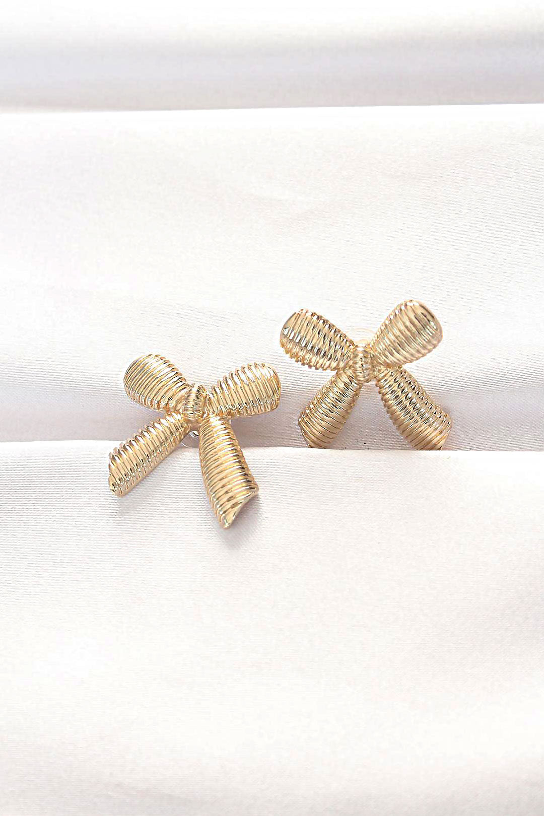 EBJ Gold Color Bow Earrings - Voerde