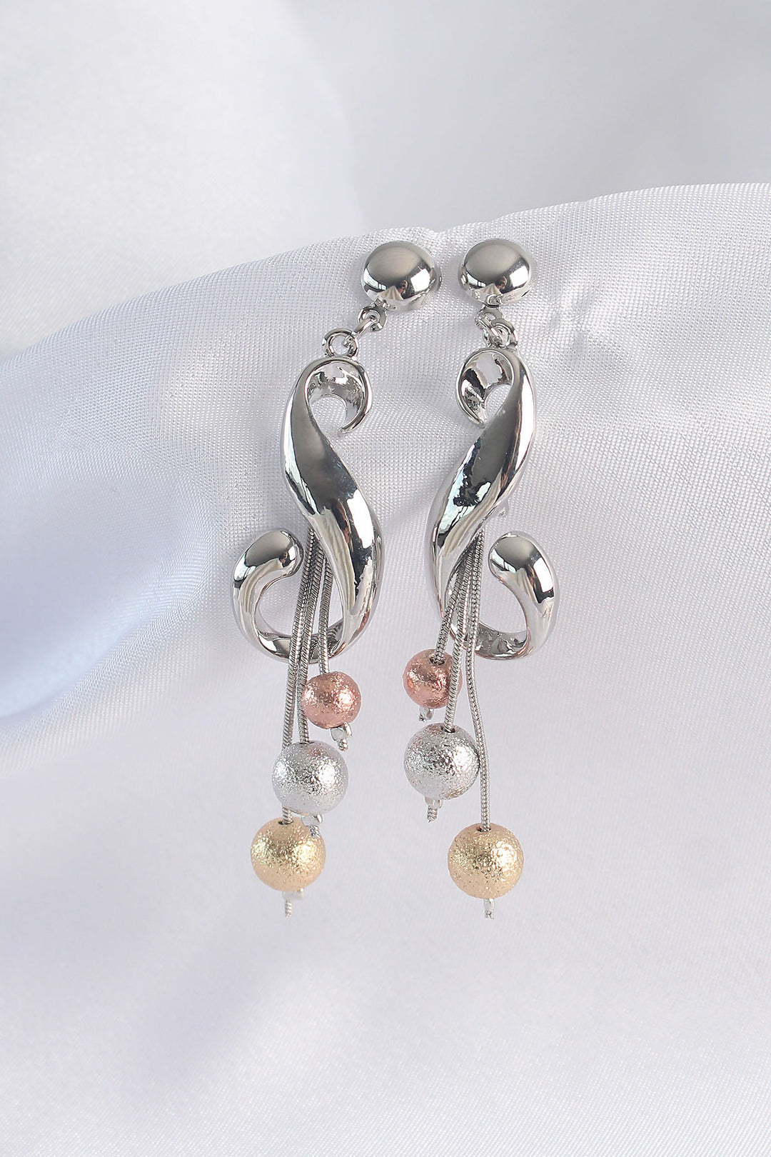 EBJ Rice Silver Color Left Key Model Colorful Bead Detail Earring - Guasavito