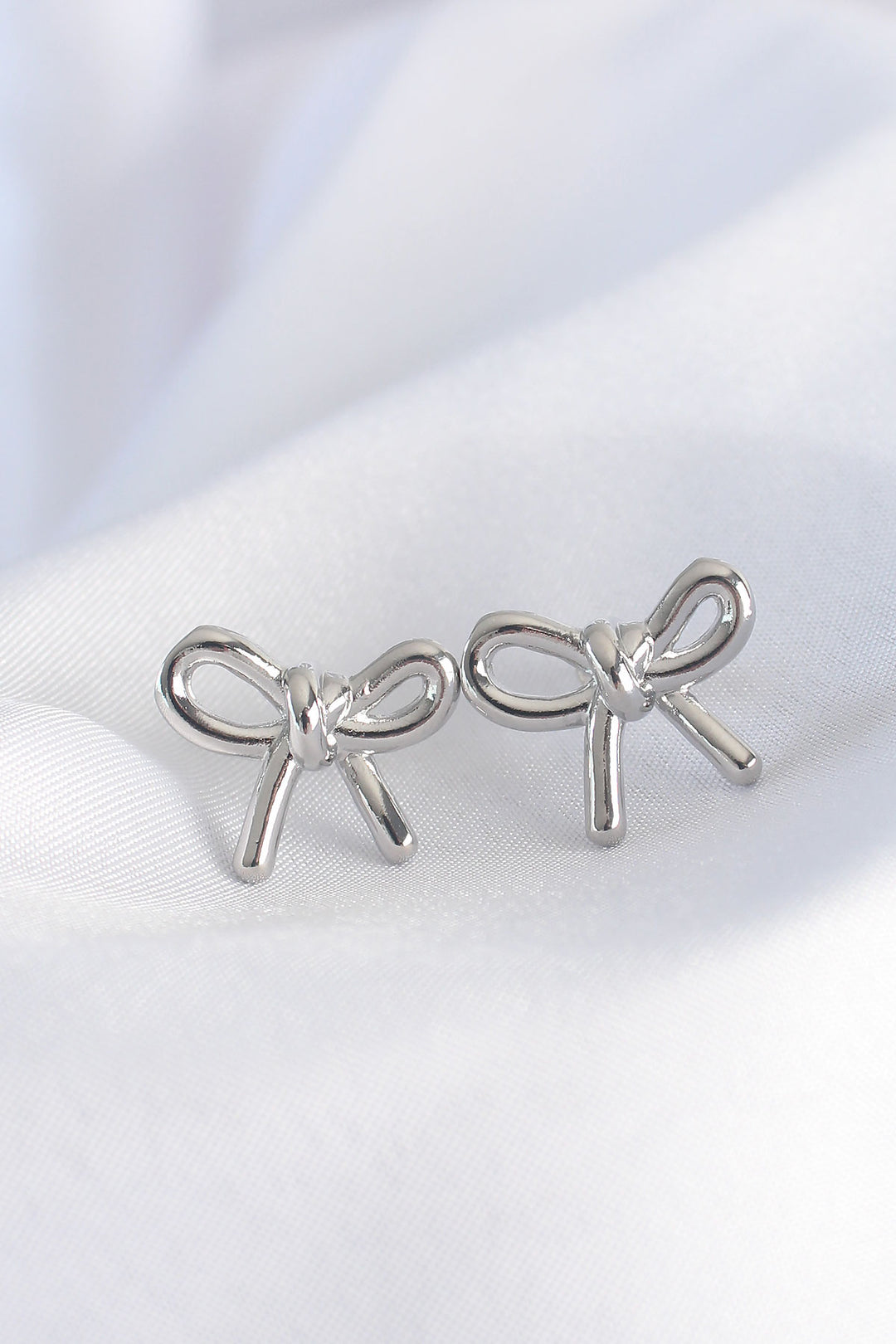 EBJ Rice Silver Color Minimal Bow Earrings - Belleville