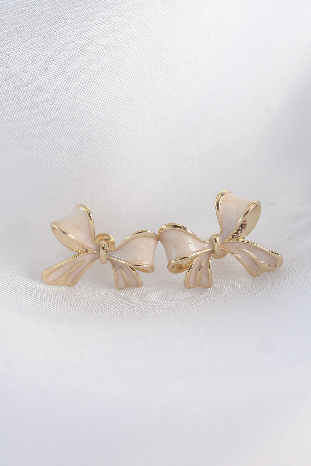EBJ Rice Stone Color Bow Earrings - Lake Oswego