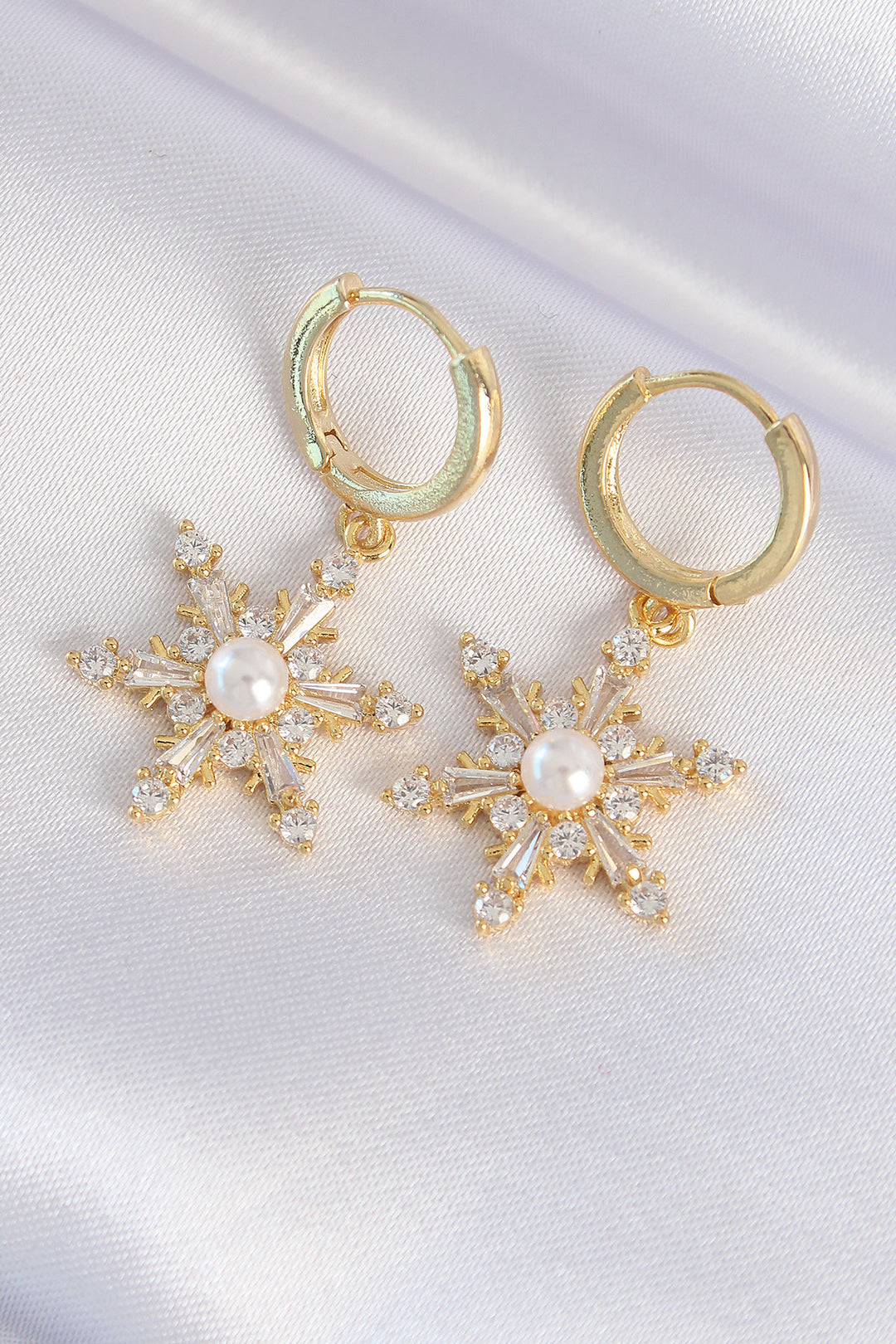 EBJ Rice Gold Color Pearl Detail Star Earrings with Zircon Stone - Gold Coast