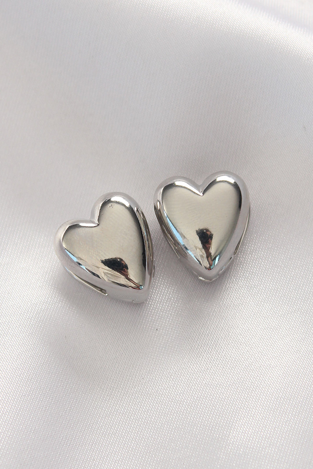 EBJ Rice Silver Color Minimal Domed Heart Earrings - Arnhem