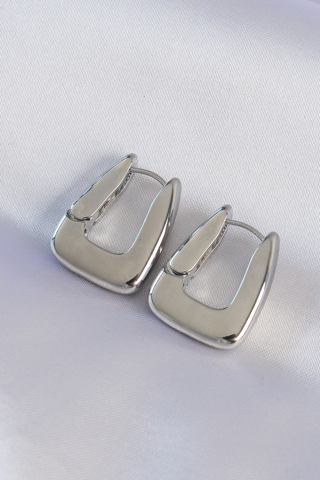 EBJ Rice Silver Color Thick Earring - Covina