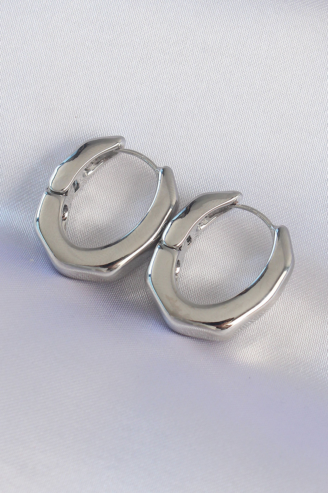 EBJ Rice Silver Color Thick Bone Model Earring - Tlajomulco de Zúñiga