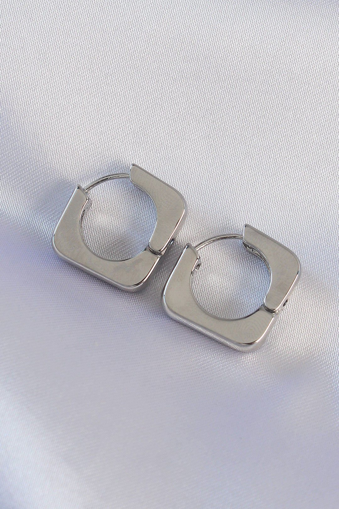 EBJ Rice Silver Color Square Earrings - Mazatlán