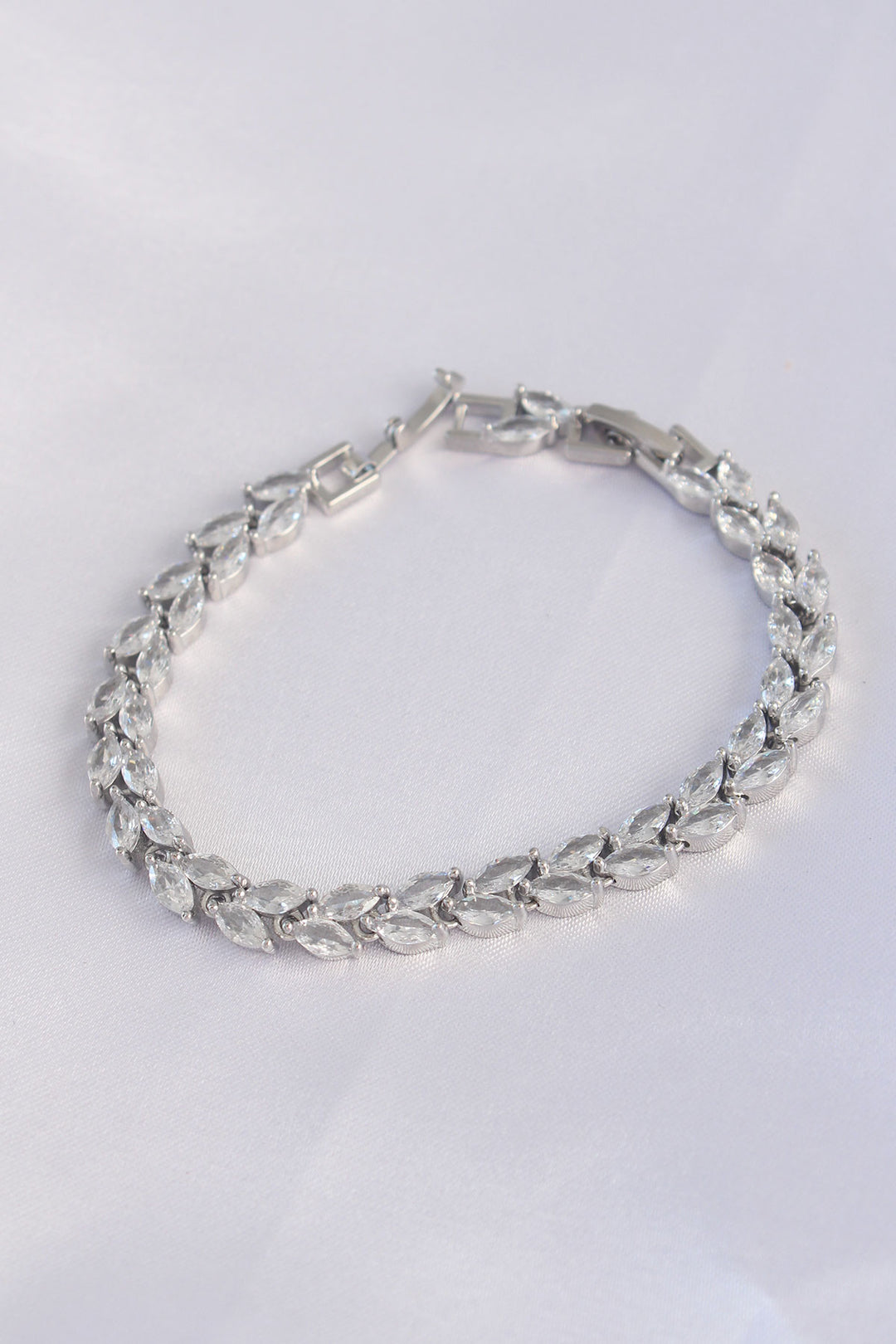 EBJ Vip Series Silver Color Bracelet with Rice Zircon Stone Ear of Wheat Design - Rincón de la Victoria