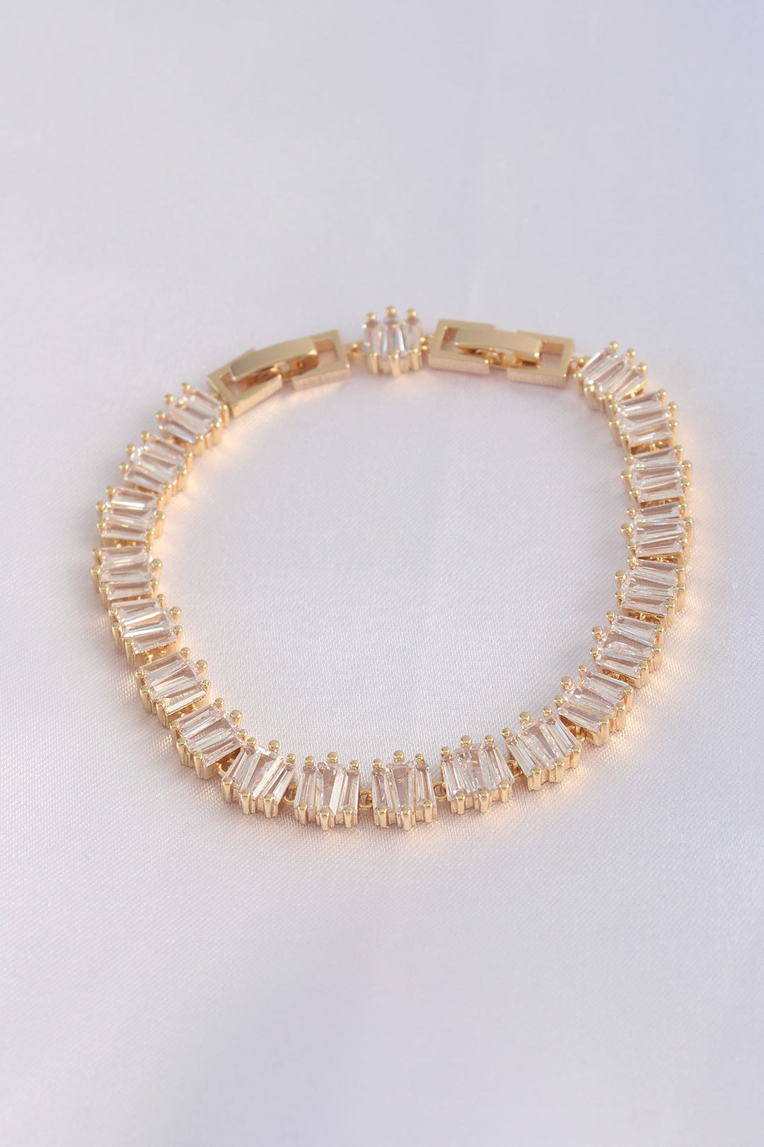 EBJ Vip Series Gold Color Square Waterway Model Bracelet with Rice Zircon Stone - Yajalón