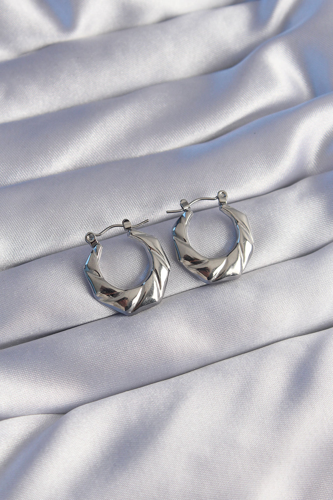 EBJ 316L Stainless Steel Silver Color Twisted Geometric Design Earrings - Tübingen