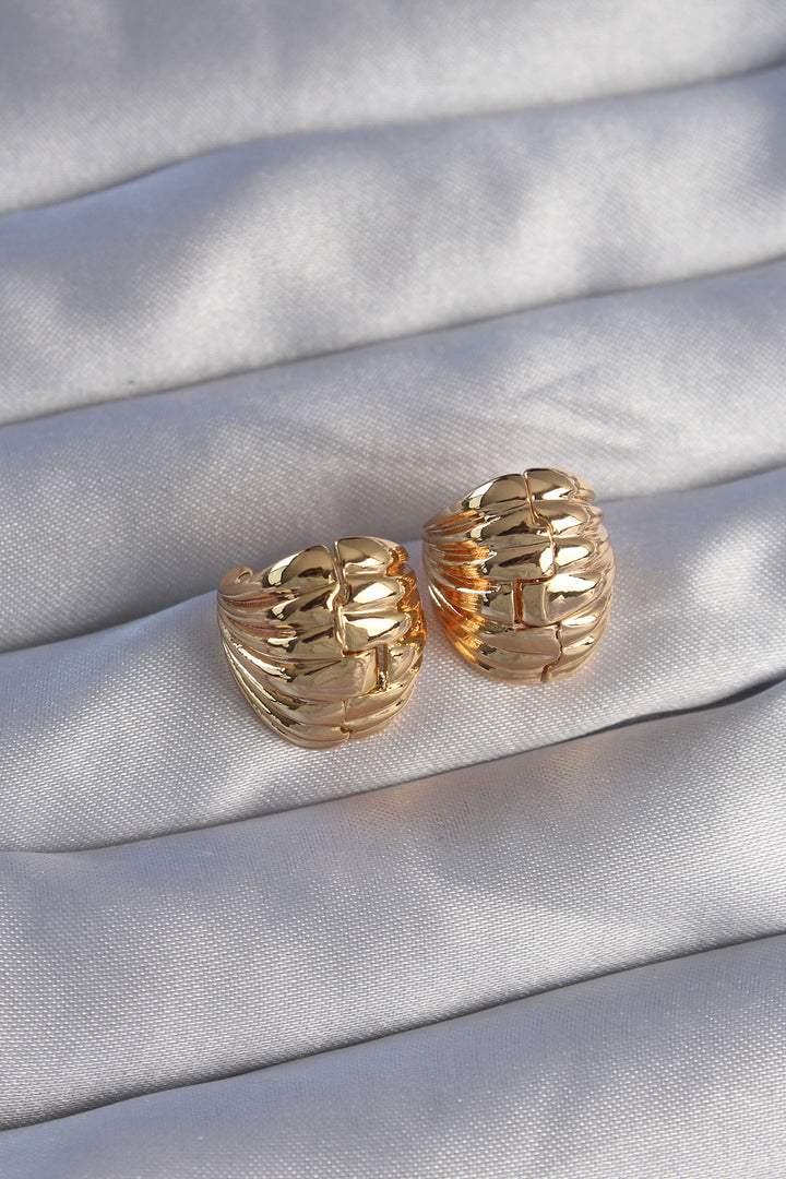 EBJ Rice Gold Color Dotted Minimal Domed Design Earrings - Fürstenfeldbruck